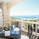 Apartments&room Vesna Brela